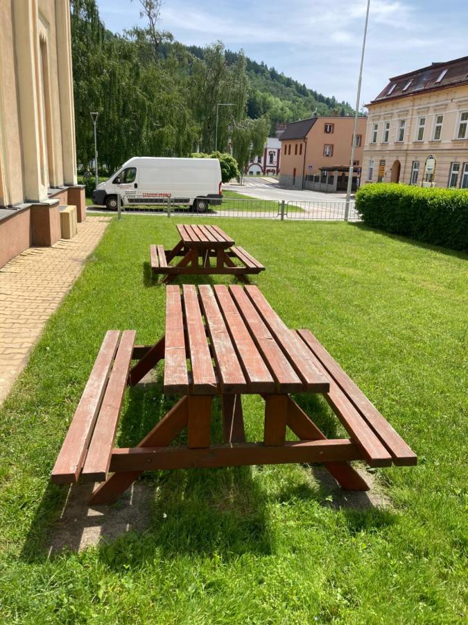 Apartman Hopi Hopi Svoboda Nad Upou Luaran gambar